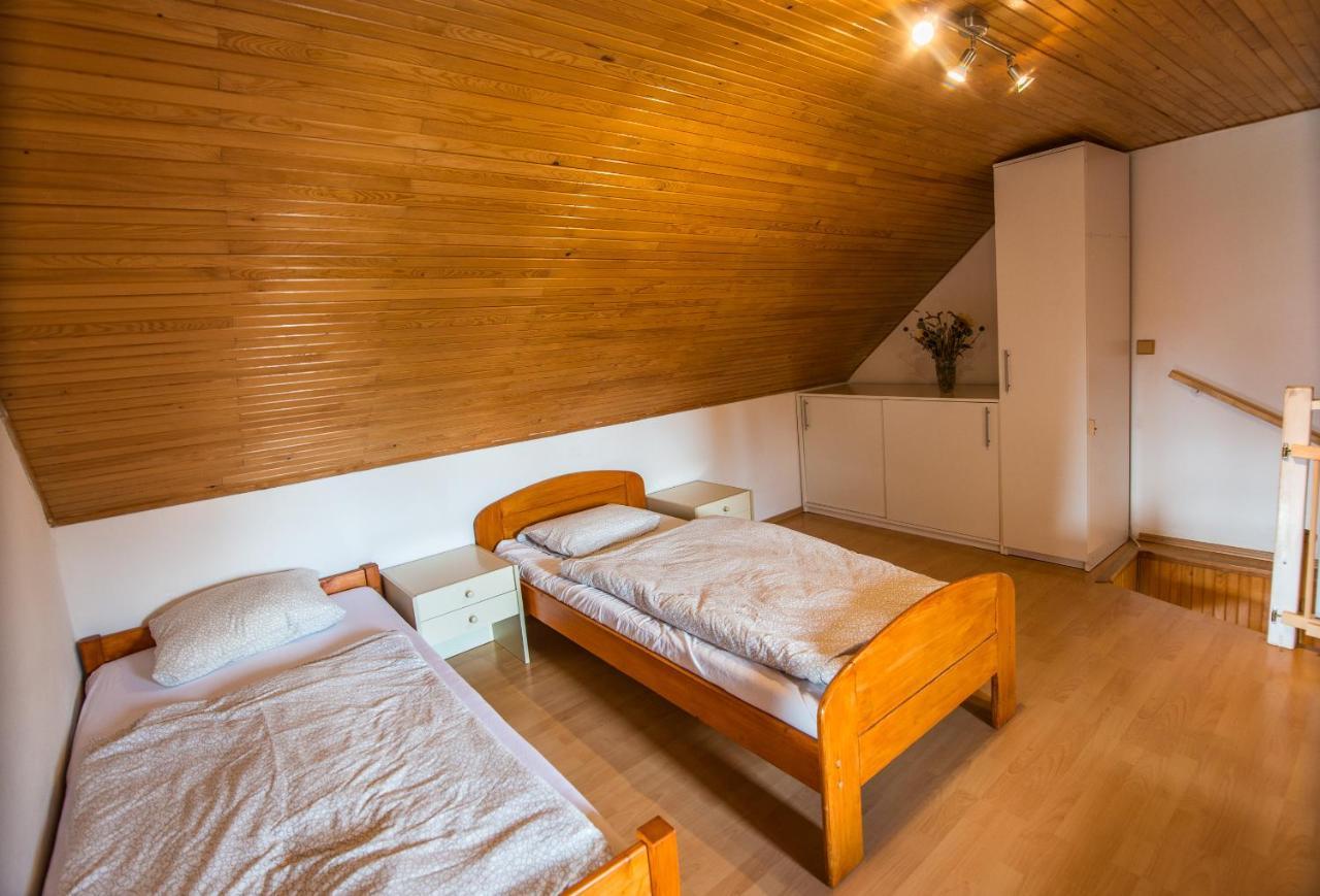 Malovany Dvorecek Dolni Dunajovice Bagian luar foto