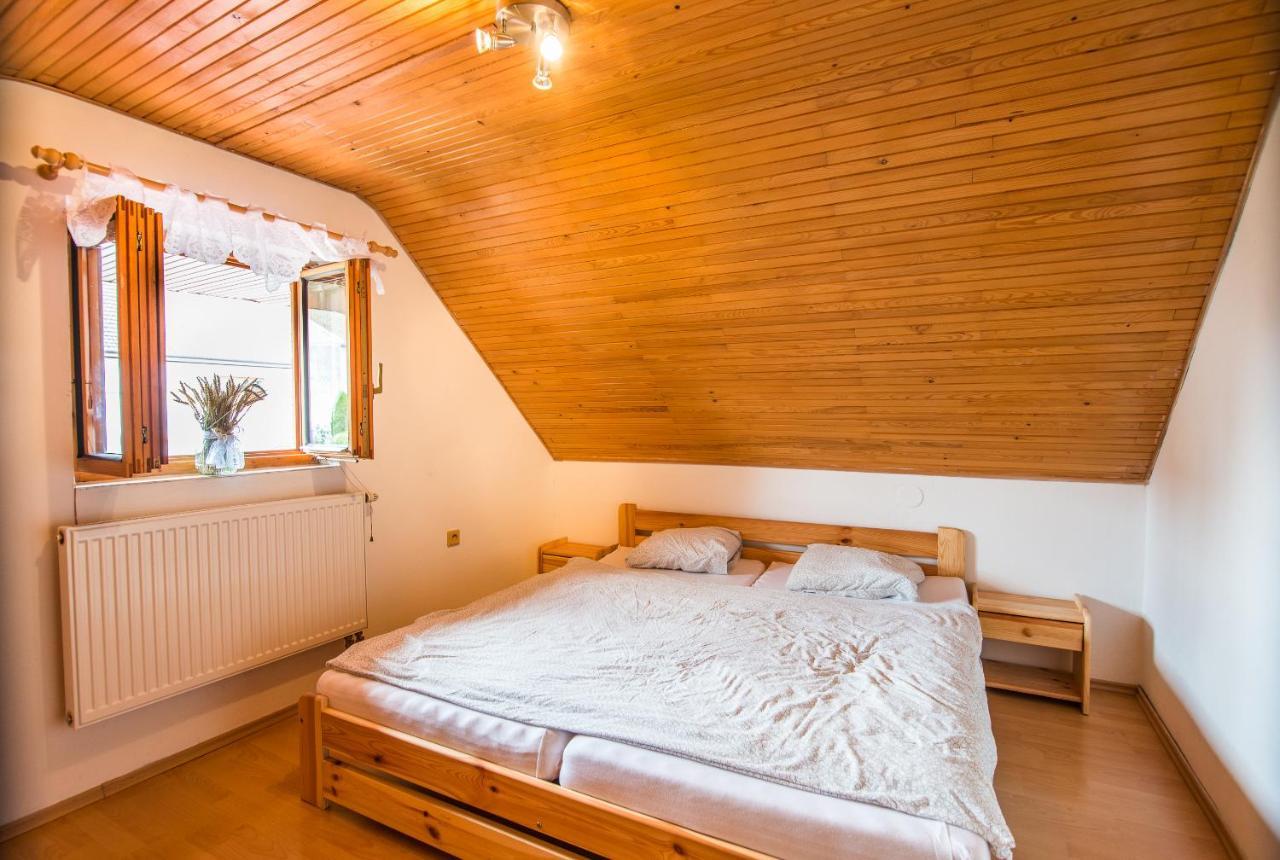 Malovany Dvorecek Dolni Dunajovice Bagian luar foto