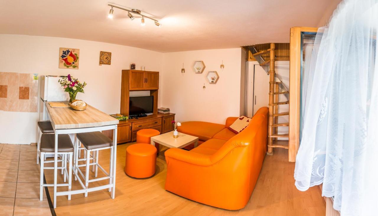 Malovany Dvorecek Dolni Dunajovice Bagian luar foto