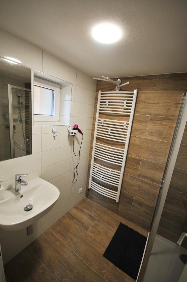 Malovany Dvorecek Dolni Dunajovice Bagian luar foto